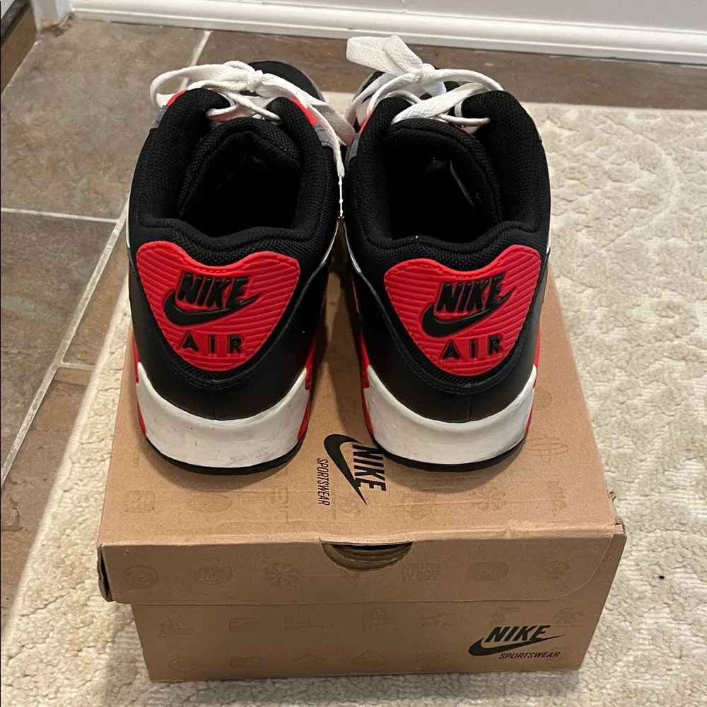 Nike Men's Air Max 90 Size 11 Black Infrared - Picture 3 of 9